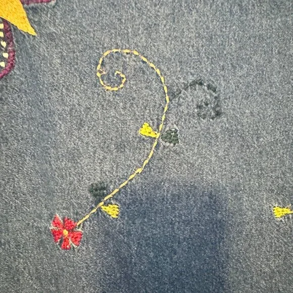 E. Larsen Studio Works Womens 2X Denim Jacket Floral Embroidered Button Up‎ - Picture 7 of 11